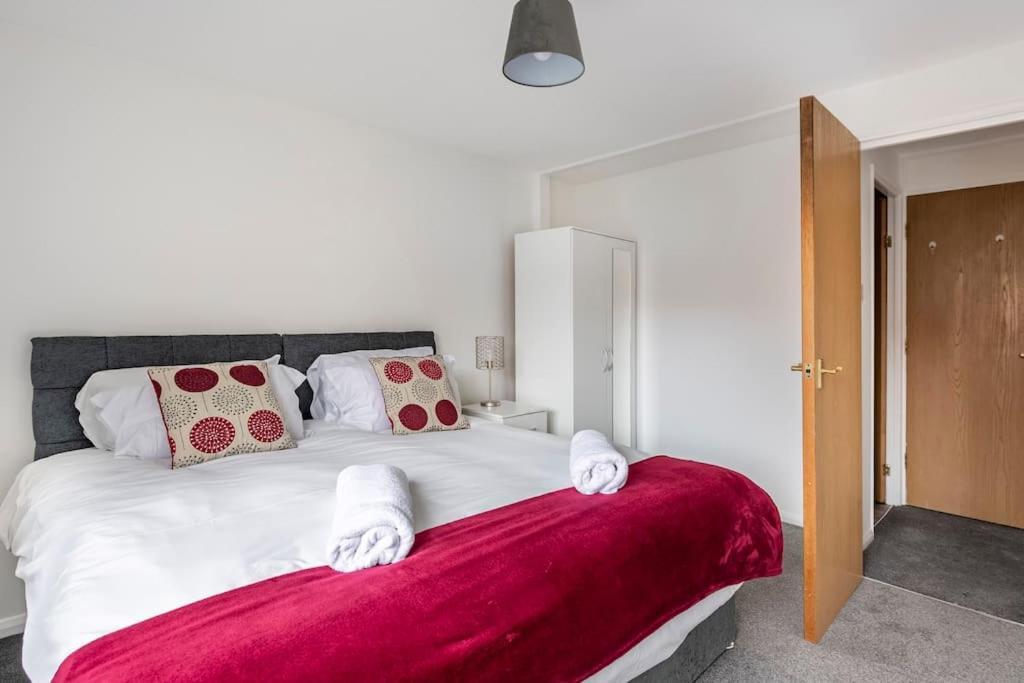 Two Bedroom Flat Near Colchester Hospital With Free Parking And Internet Mile End Bagian luar foto