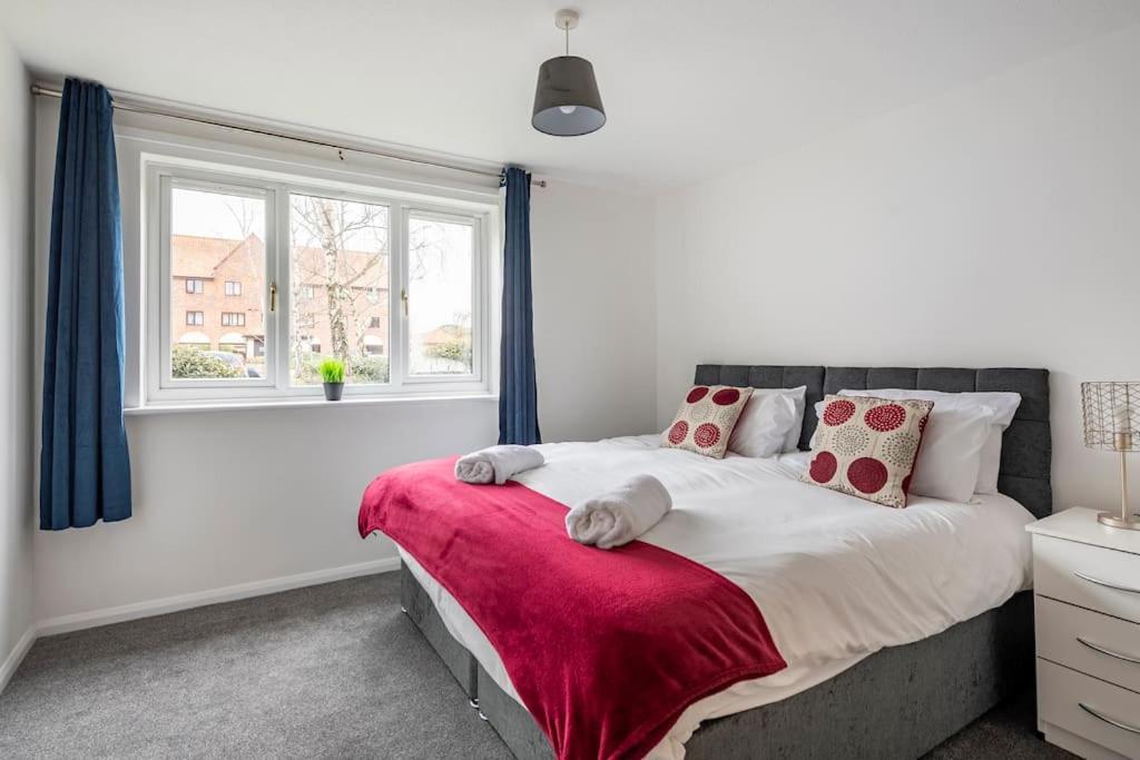 Two Bedroom Flat Near Colchester Hospital With Free Parking And Internet Mile End Bagian luar foto
