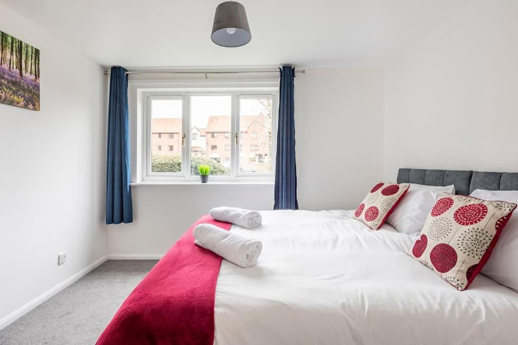 Two Bedroom Flat Near Colchester Hospital With Free Parking And Internet Mile End Bagian luar foto